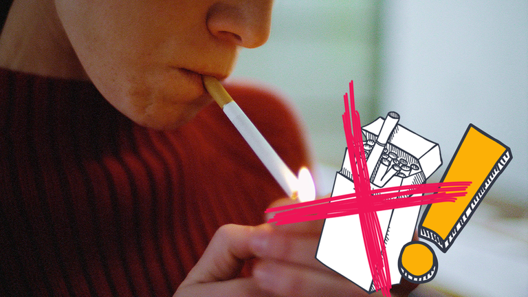 Eine Jugendliche raucht, Zigarettenpackung durchgestrichen