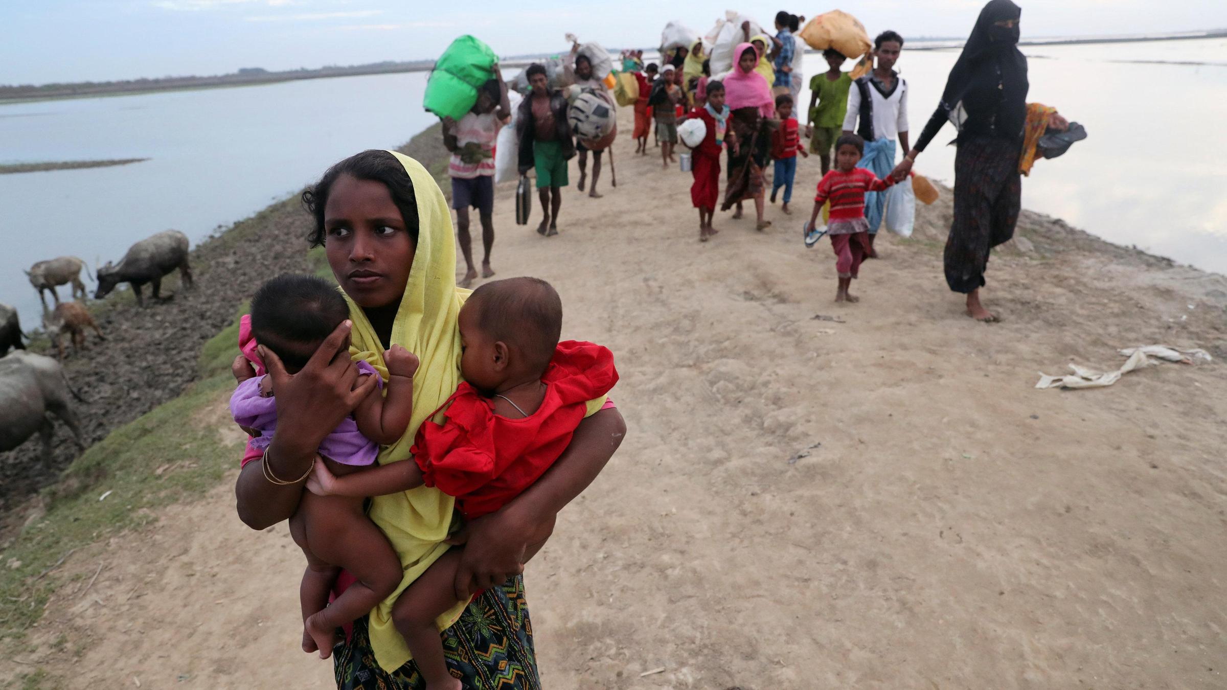 Rohingya-Flüchtlinge bei der Ankunft in Bangladesch