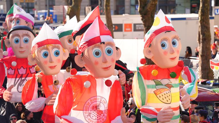 Eindruecke im Karneval beim Koelner Rosenmontagszug 2025