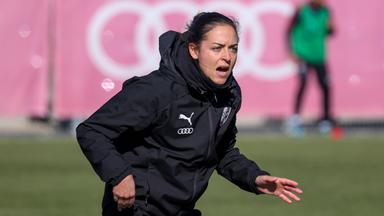 Sabrina Wittmann (Trainerin FC Ingolstadt 04) an der Seitenlinie beim U19-Spiel FC Ingolstadt 04 - FC Bayern München