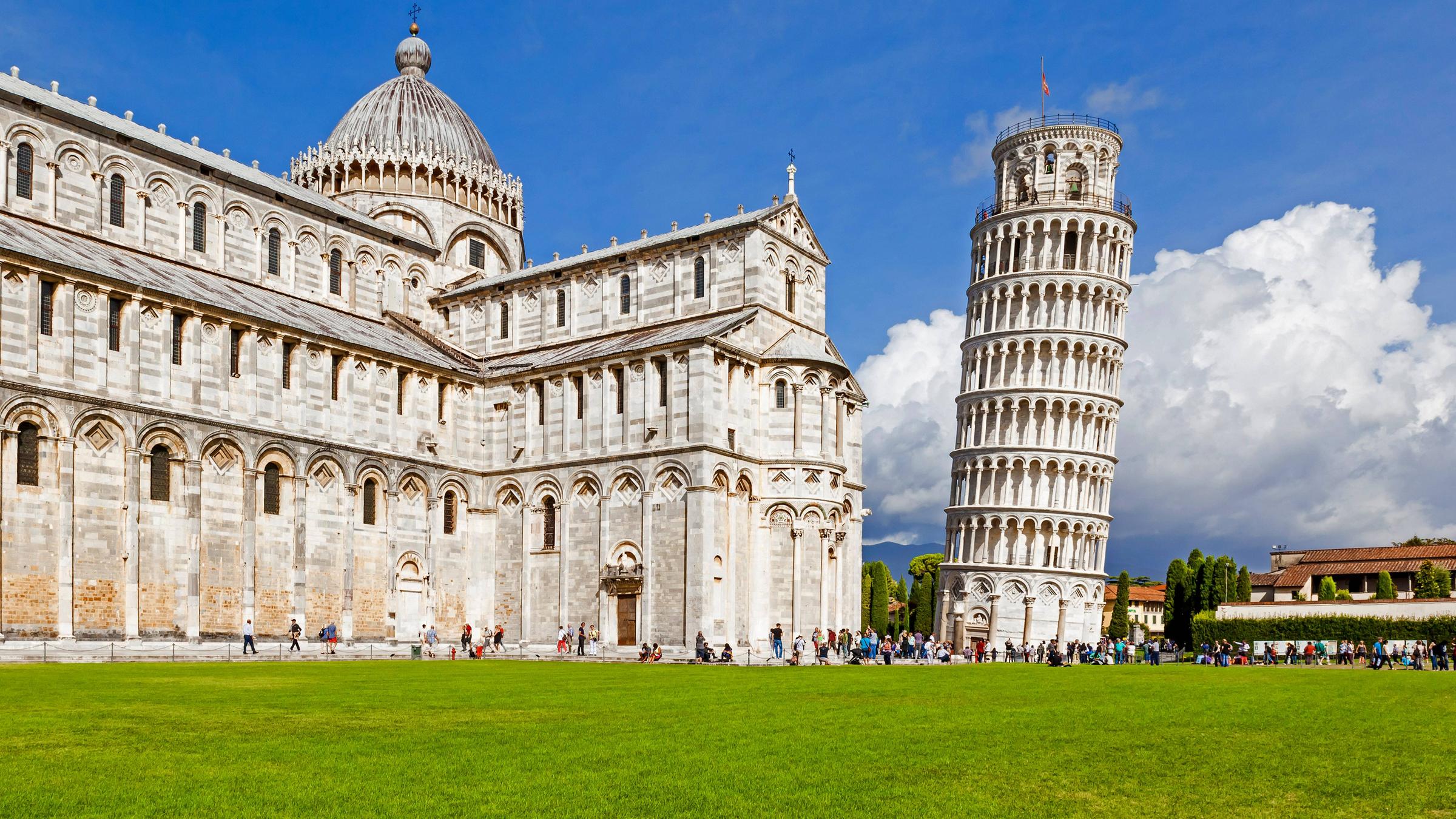 Auf dem Bild ist der Schiefe Turm von Pisa zu sehen. 