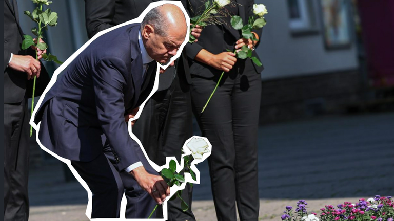 Scholz legt Rose in Solingen nieder