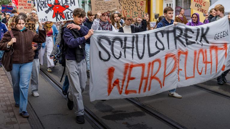 Schulstreik gegen Wehrpflicht