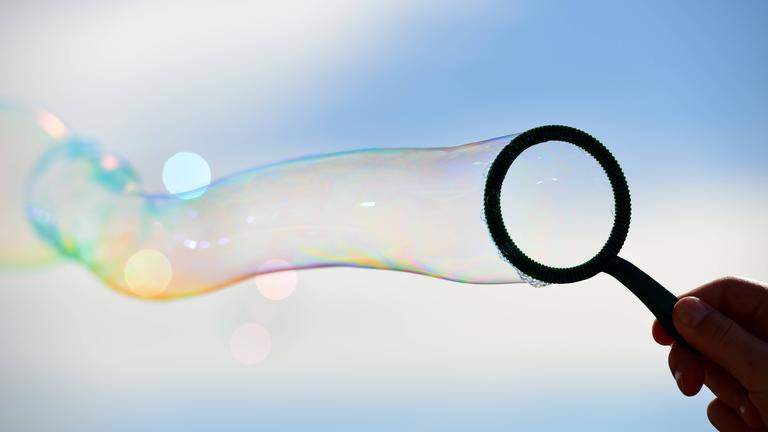 Seifenblase mit Regenbogenfarben