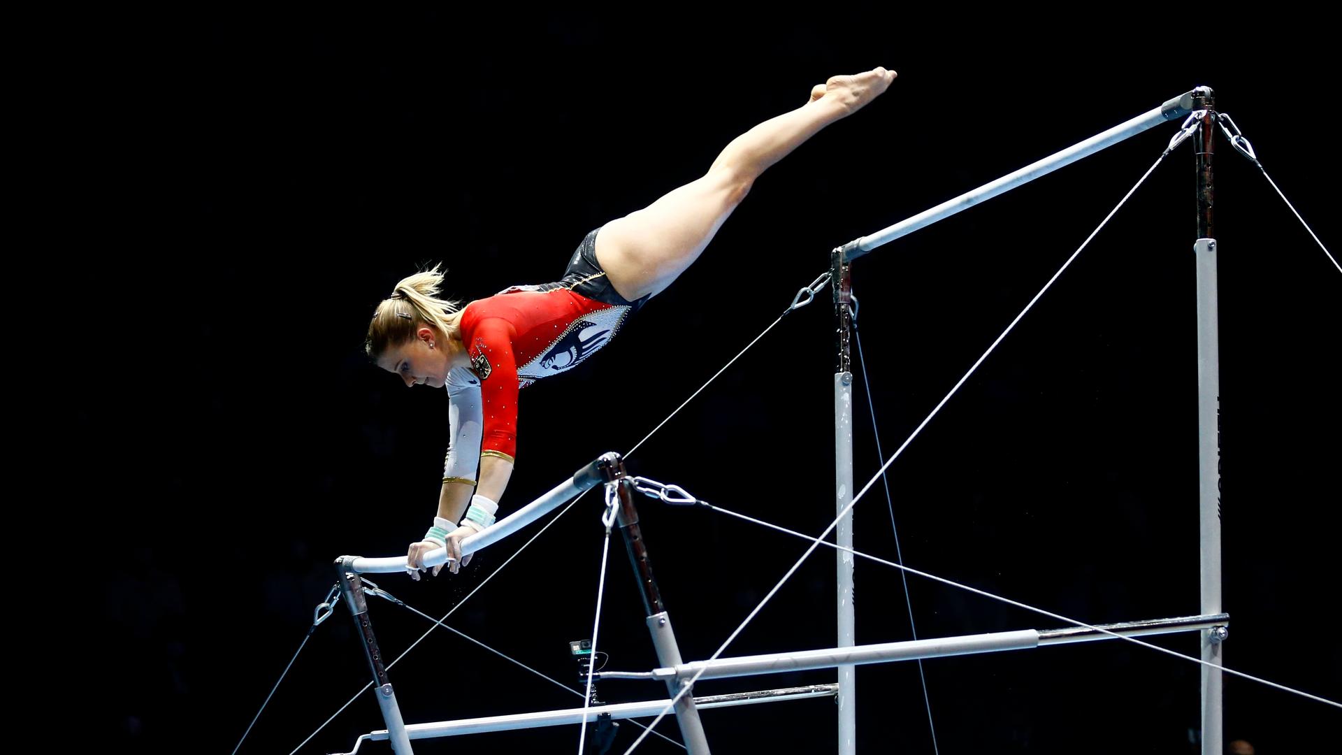 Turn-EM 2021: Elisabeth Seitz am Stufenbarren