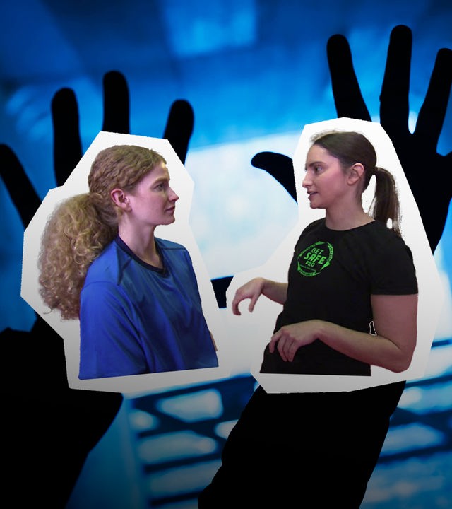 Lara lernt Selbstverteidigung