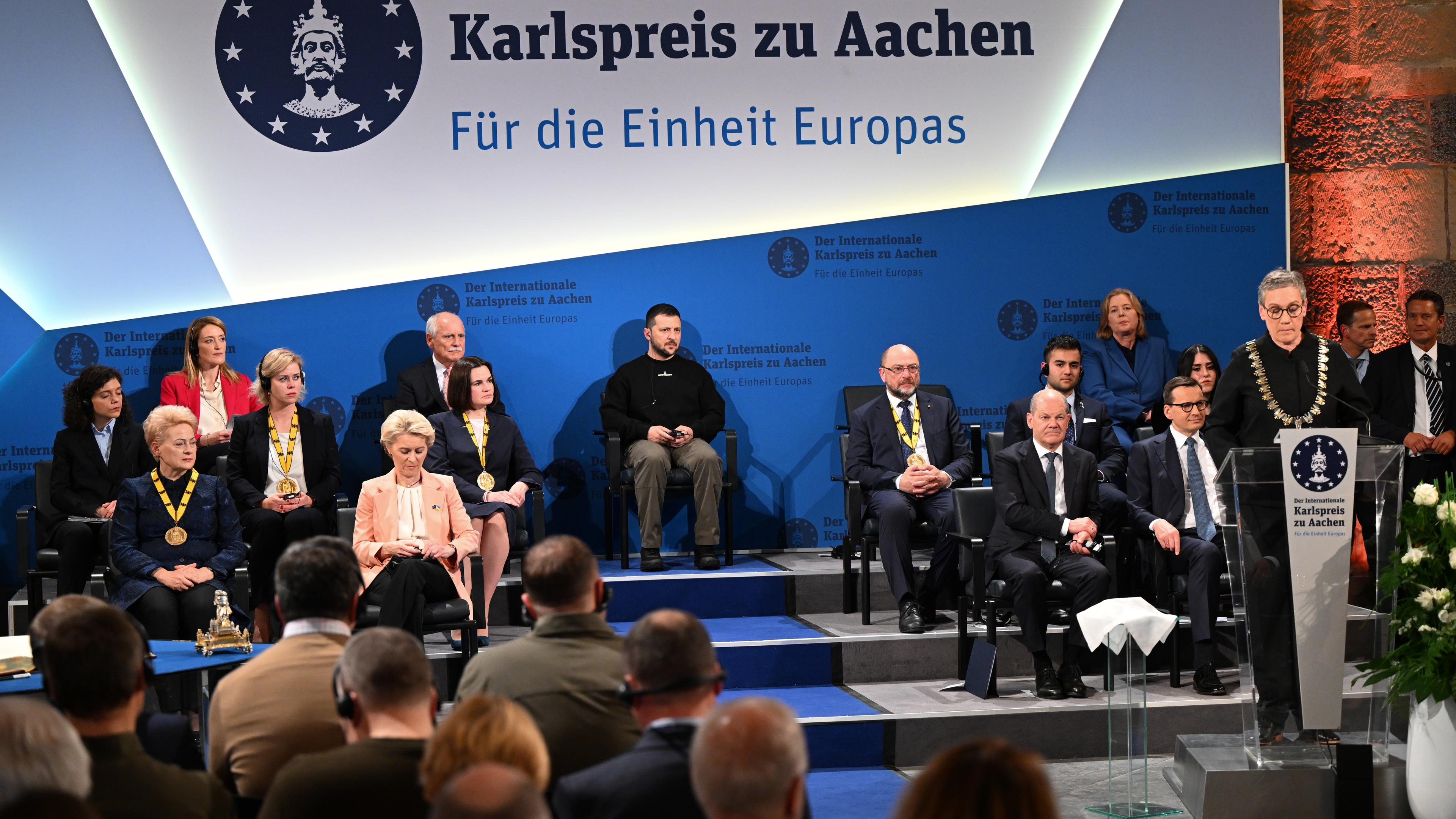 Ukrainischer Präsident Selenskyj in Deutschland - Karlspreis