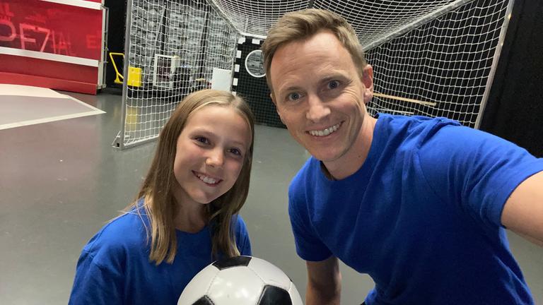 Selfie mit kinderreporterin Dahlia und Jochen Breyer