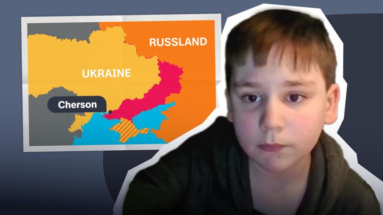 Kostia vor einer Karte der Ukraine