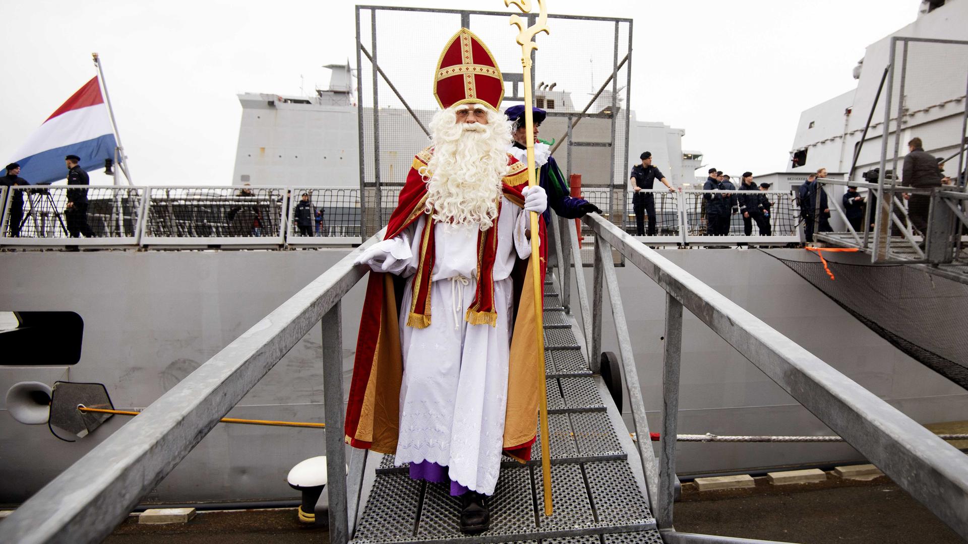 Sinterklaas geht von Bord