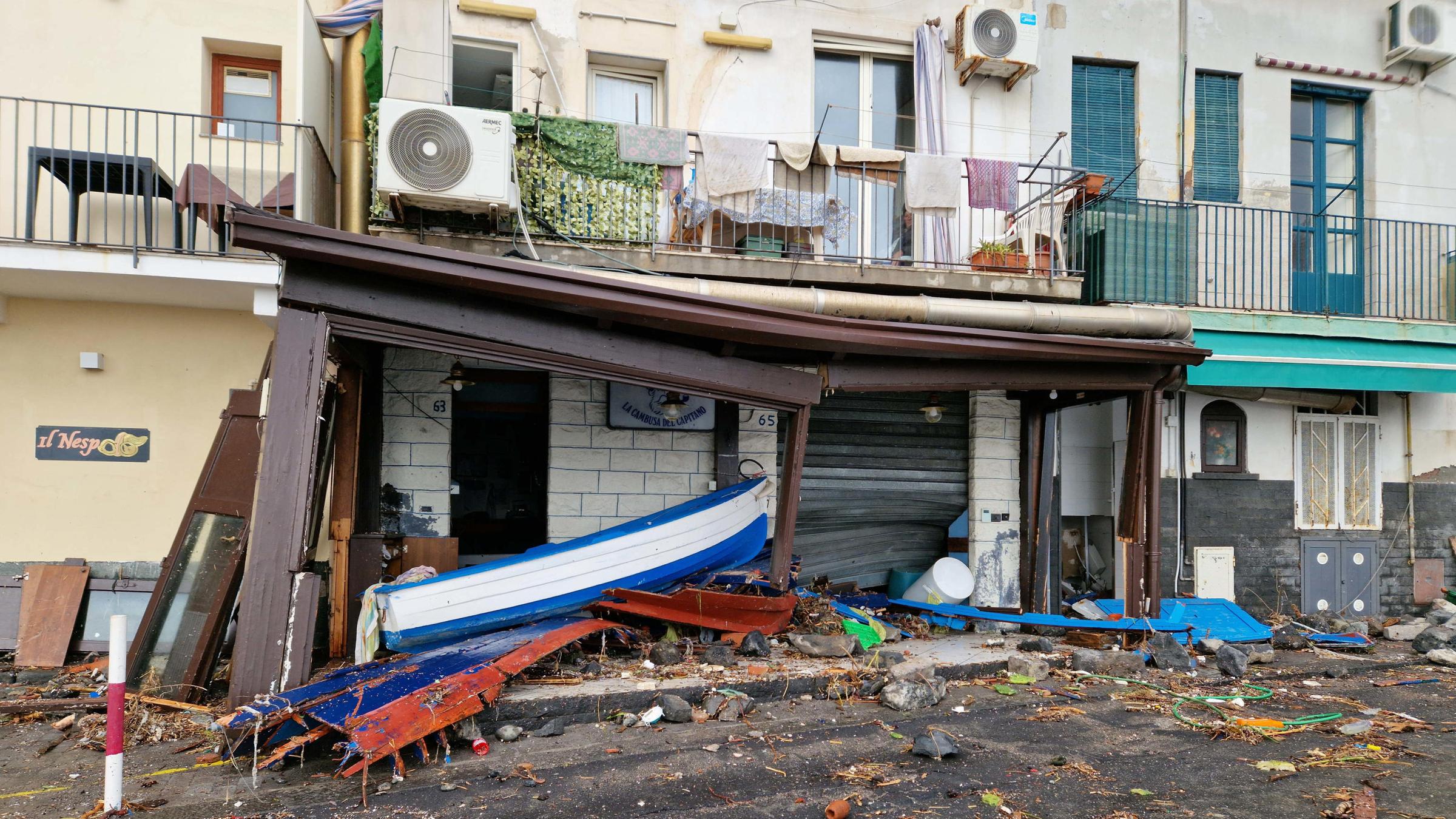 Zerstörtes haus auf Sizilien