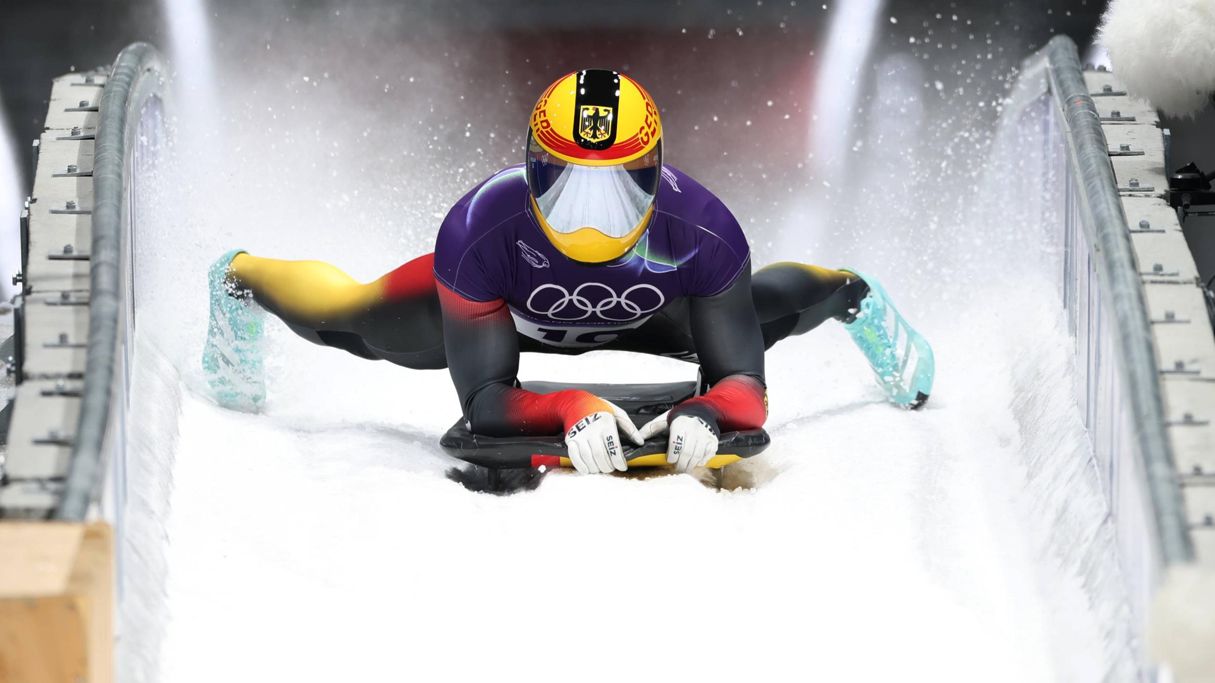 Christopher Grotheer bremst hinter der Ziellinie