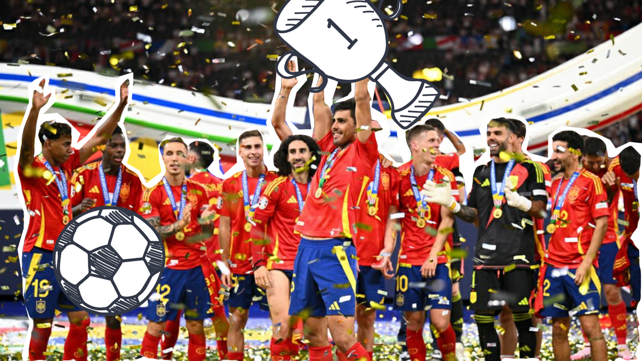 Jubelnde spanische Nationalmannschaft nach EM-Sieg, halten Pokal