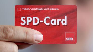 SPD-Parteibuch in Scheckkartenformat
