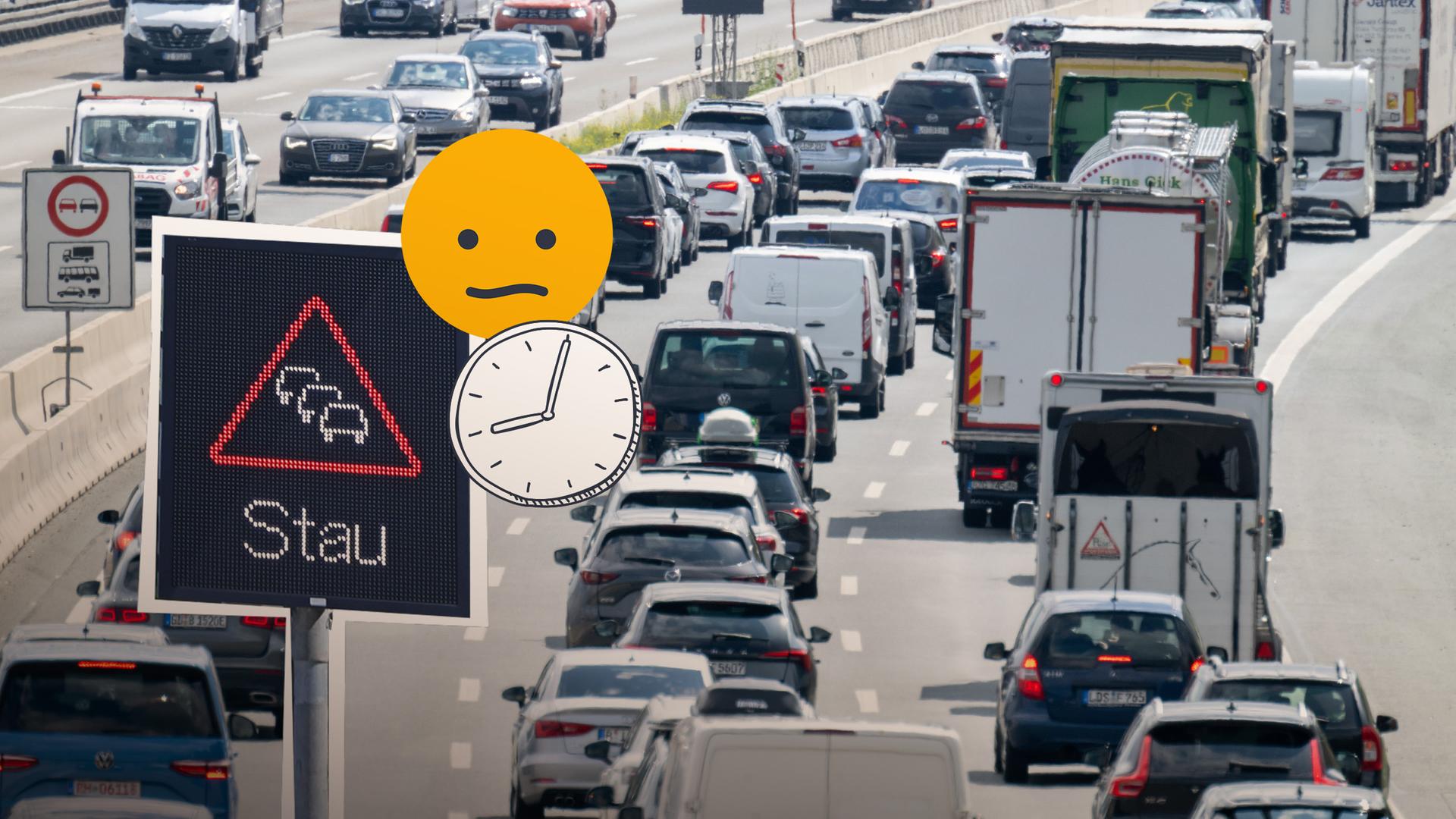 Autos stehen im Stau