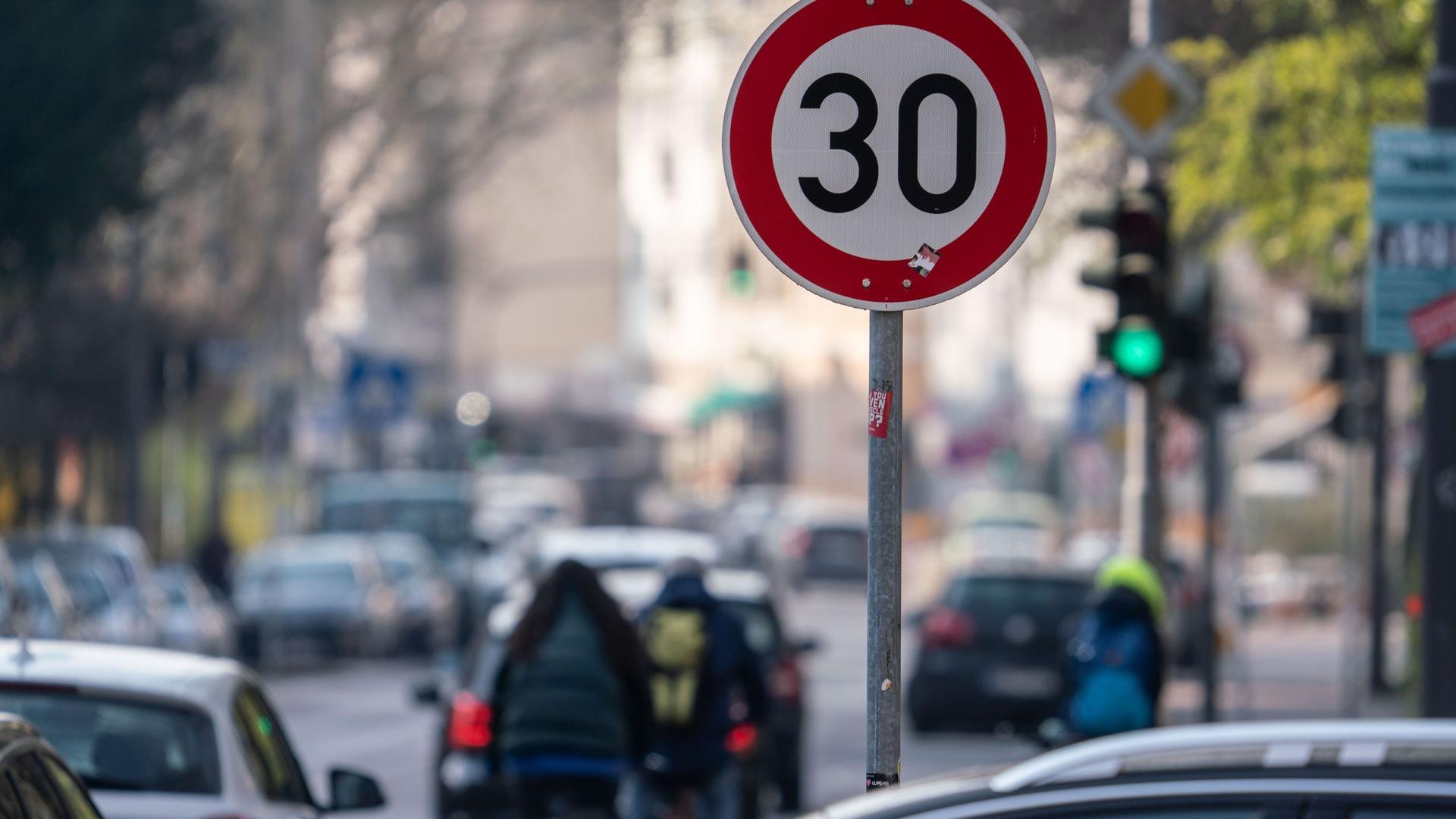 Bußgelder im Verkehr steigen (Symbolbild)