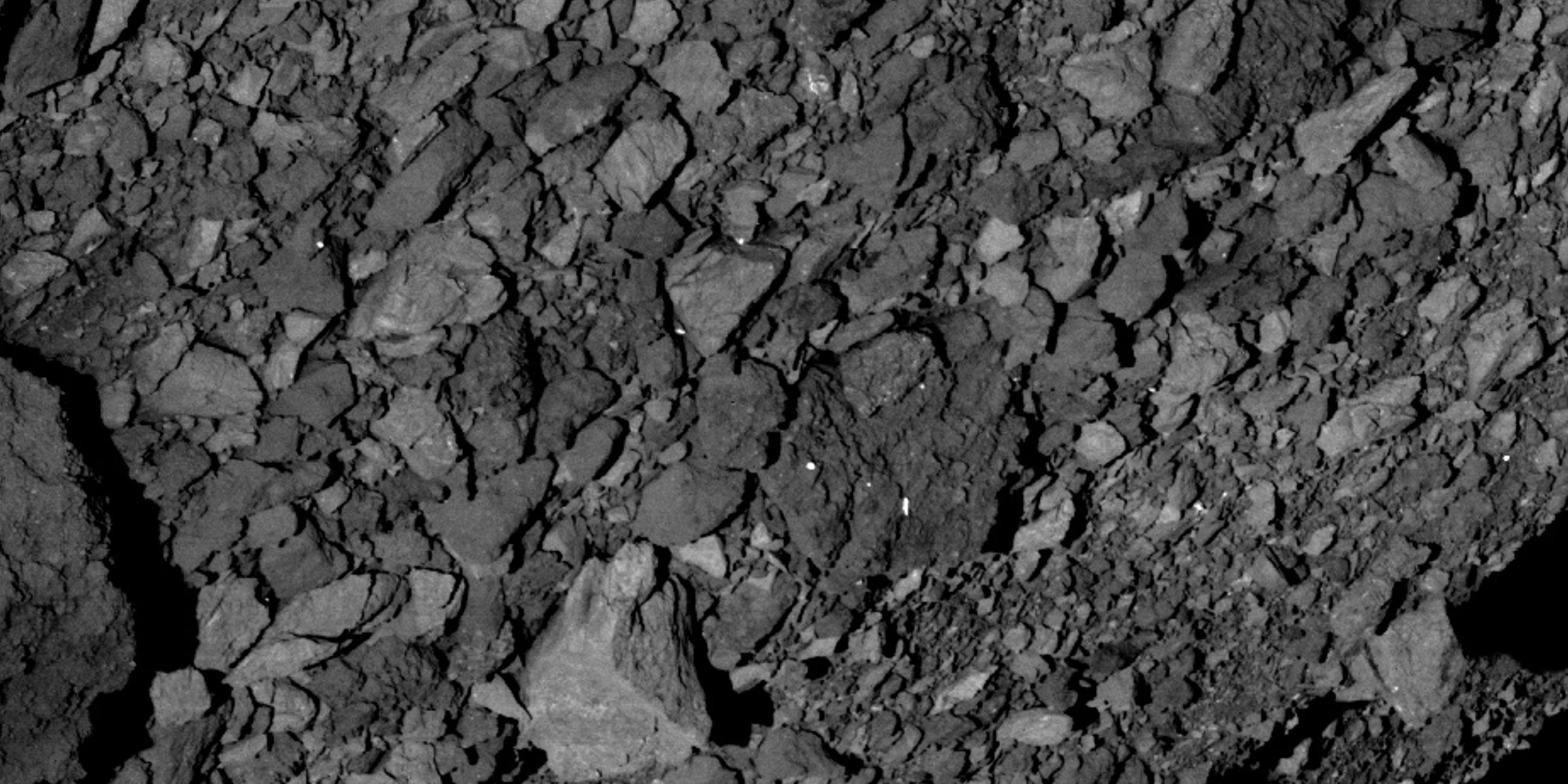 Die Oberfläche des Asteroiden Bennu. Illustration