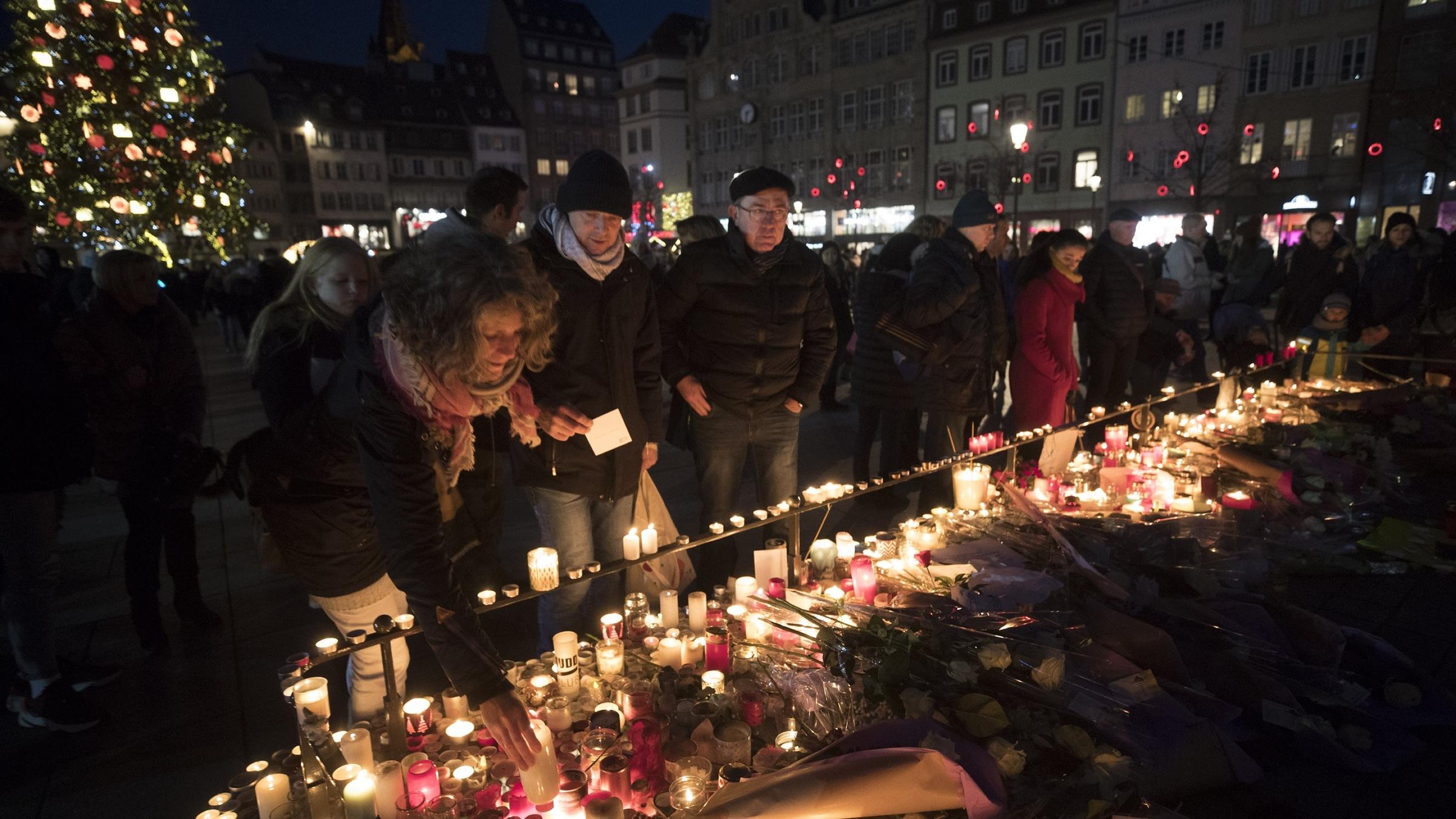 Kerzen zum Gedenken in Straßburg.