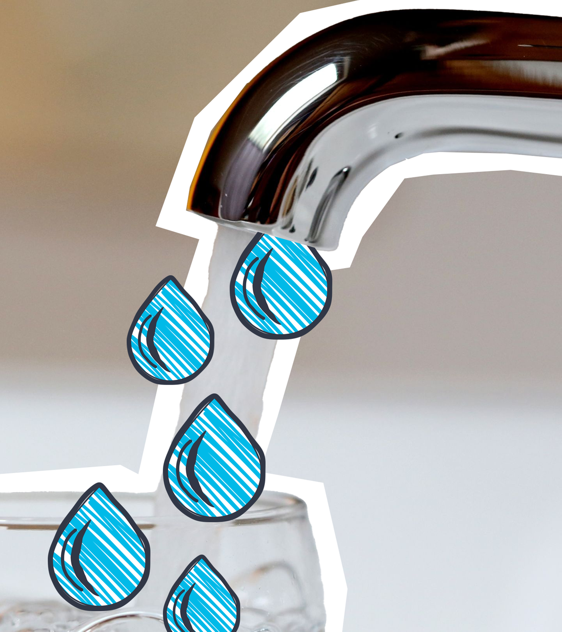 Trinkwasser aus einem Wasserhahn.