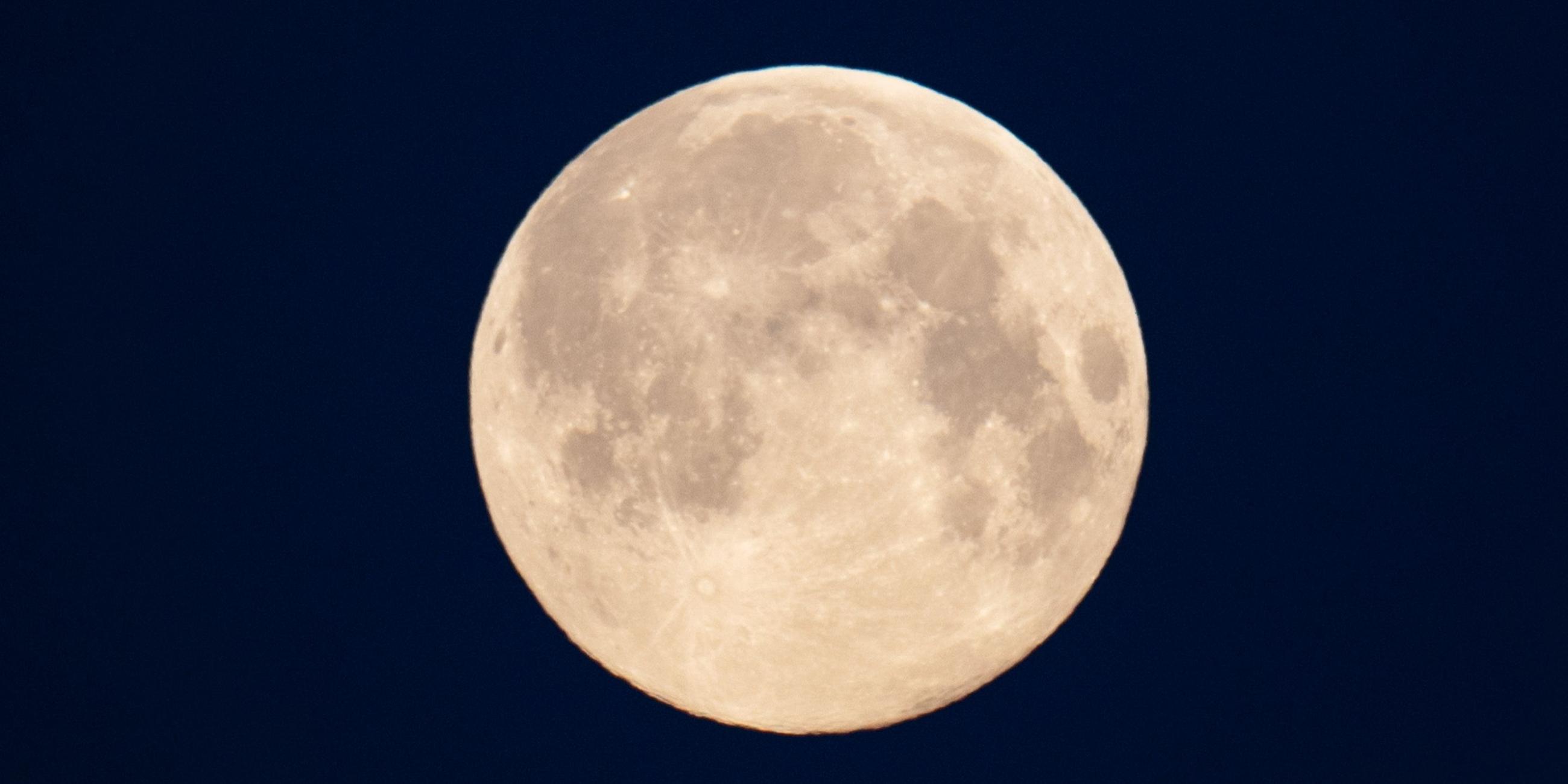 Wasser auf dem Mond. Archivbild
