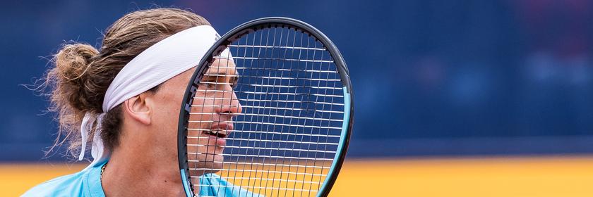 Der deutsche Tennisprofi Alexander Zverev bei einem Tennisspiel.