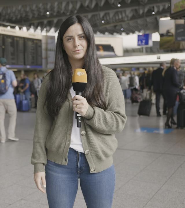 tERESA AM fLUGHAFEN