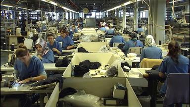 Frauen in Nähfabrik in der Türkei