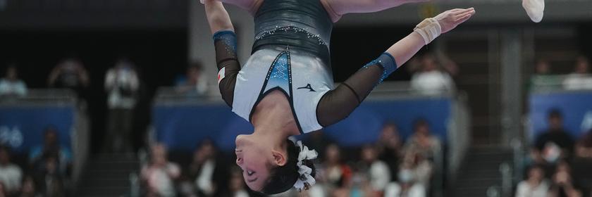 Frau beim Turnen bei den Asian Games in Japan