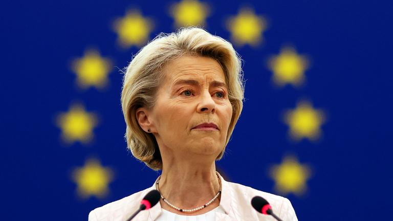 Ursula von der Leyen (CDU), amtierende Präsidentin der Europäischen Kommission, spricht während der Plenarsitzung des Europäischen Parlaments. 