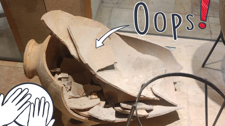 Zerstörter Krug, Schrift "Oops!" und ein Emoji mit zugehaltenen Augen 