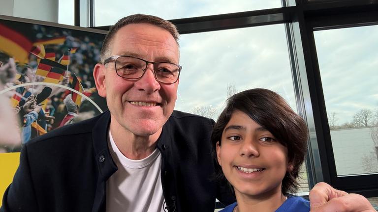 Viaan und Gislason machen ein Selfie