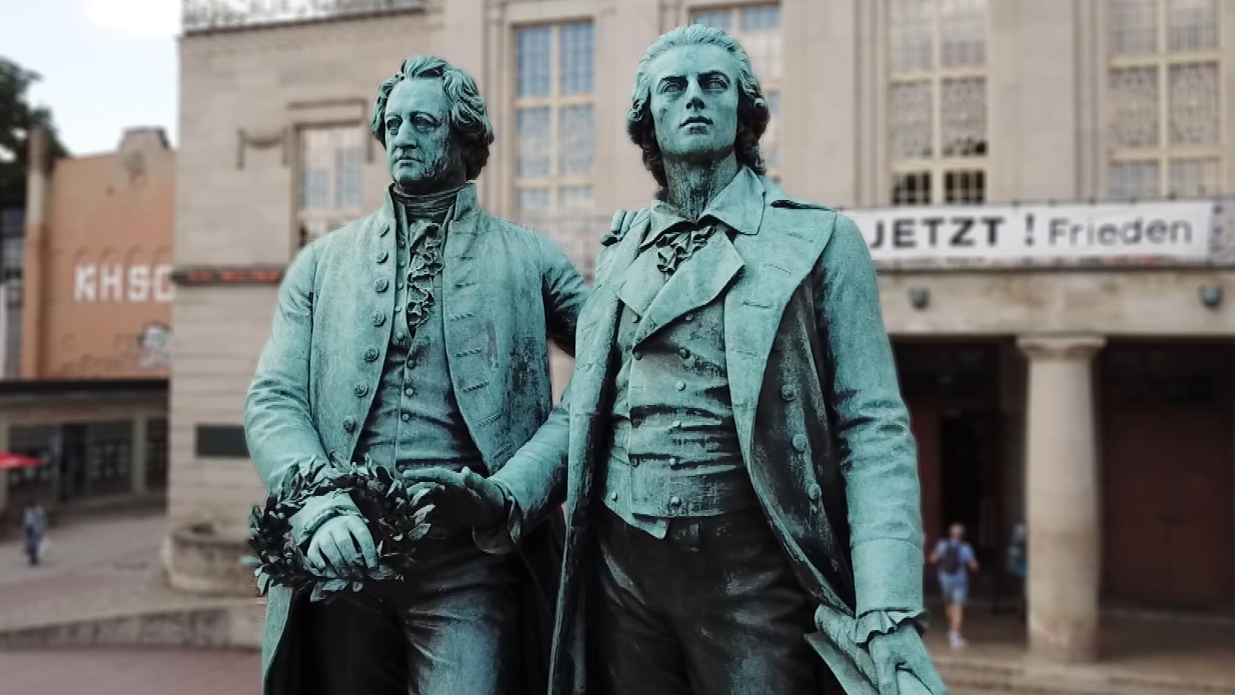 Nahaufnahme des Goethe-Schiller-Denkmals