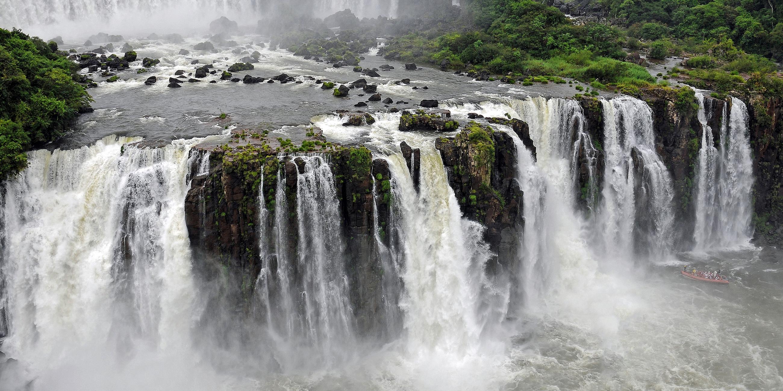 Nationalpark mit Iguacu-Wasserfällen