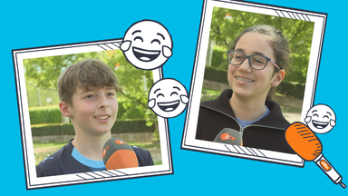 Zwei Jungs stehen vor einem ZDF-Mikro und lachen, daneben sind drei Lach-Smileys zu sehen.