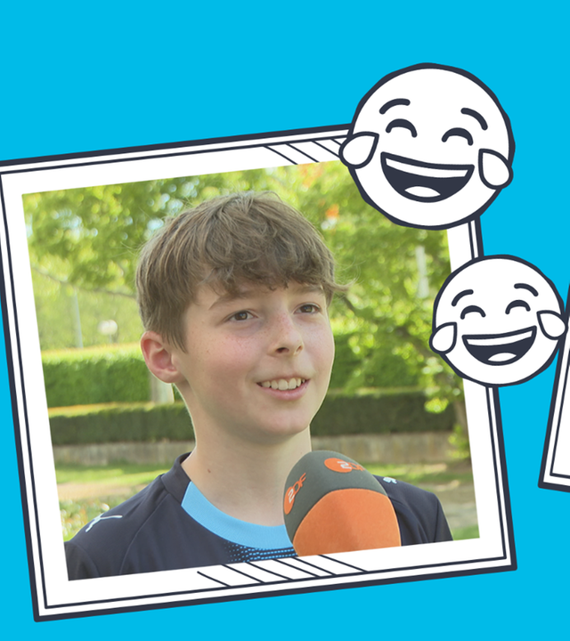 Zwei Jungs stehen vor einem ZDF-Mikro und lachen, daneben sind drei Lach-Smileys zu sehen.
