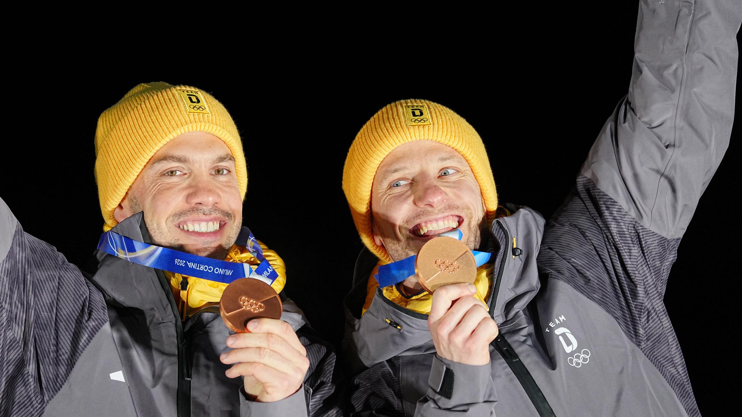 Wendl und Arlt gewinnen beim Rodeln im Doppelsitzer Bronze und jubeln