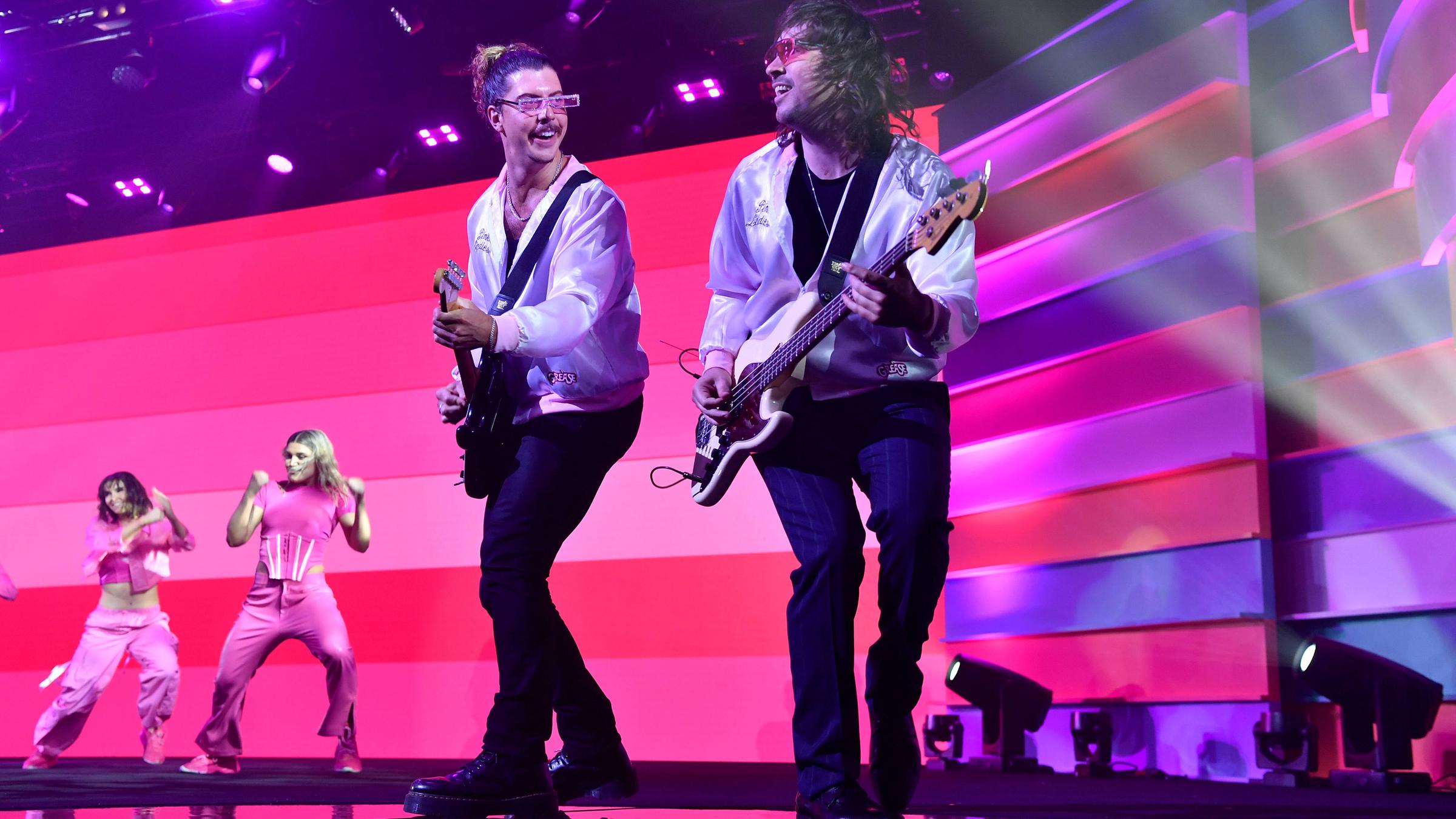 Konzert mit zwei Sängern